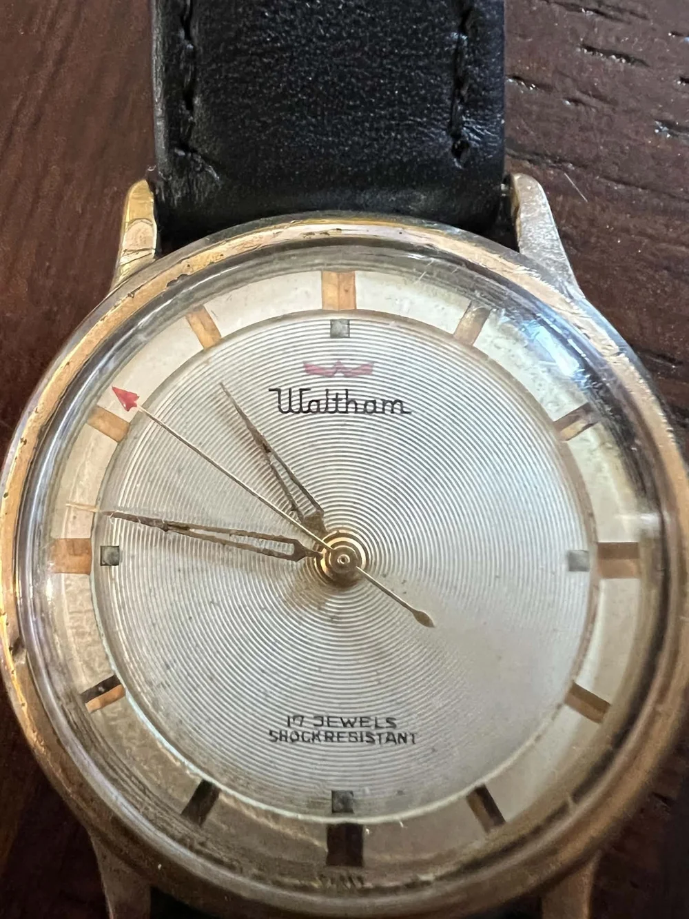 Vintage Men's Leather Strap Wristwatch - Black and Brown Options